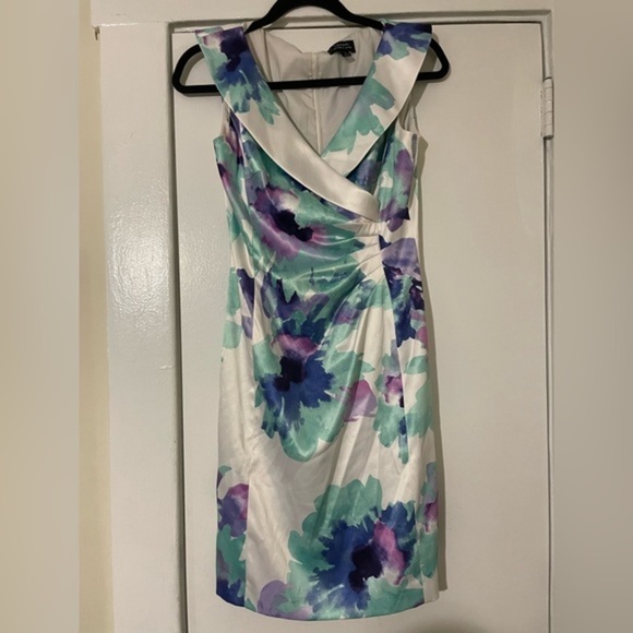 Tahari Floral MIDI Dress Size 2 - Picture 2 of 7